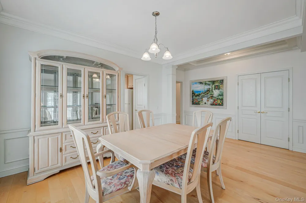 16 Oakhurst Court Mount Sinai, NY 11766