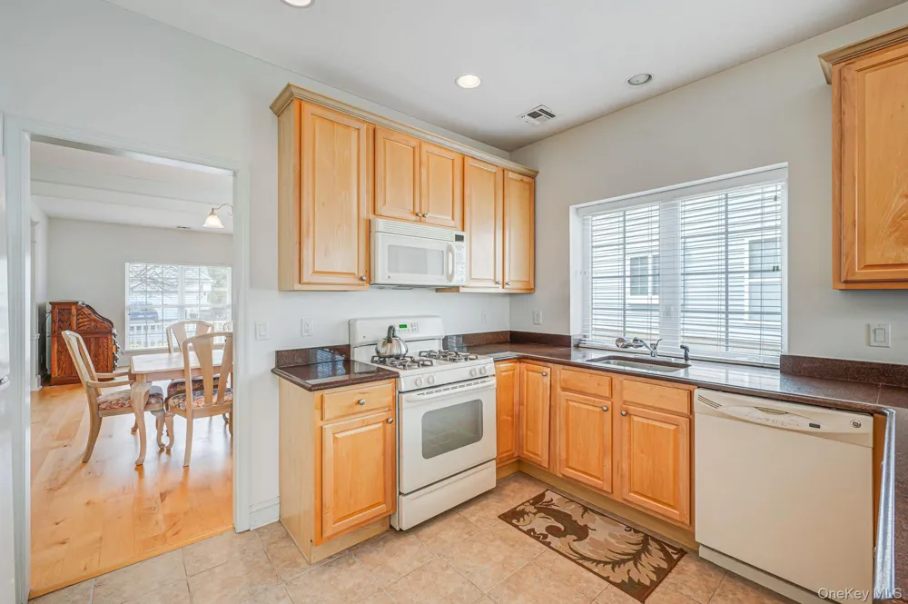 16 Oakhurst Court Mount Sinai, NY 11766