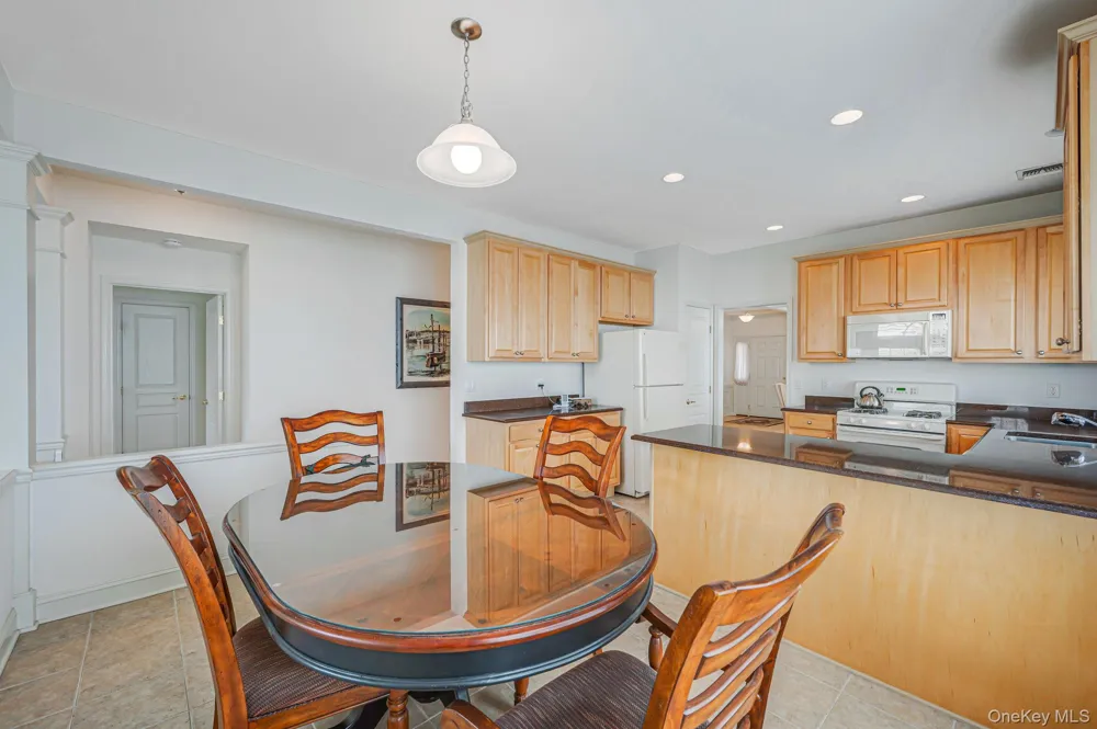 16 Oakhurst Court Mount Sinai, NY 11766