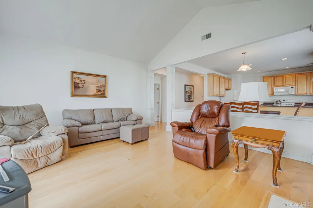 16 Oakhurst Court Mount Sinai, NY 11766