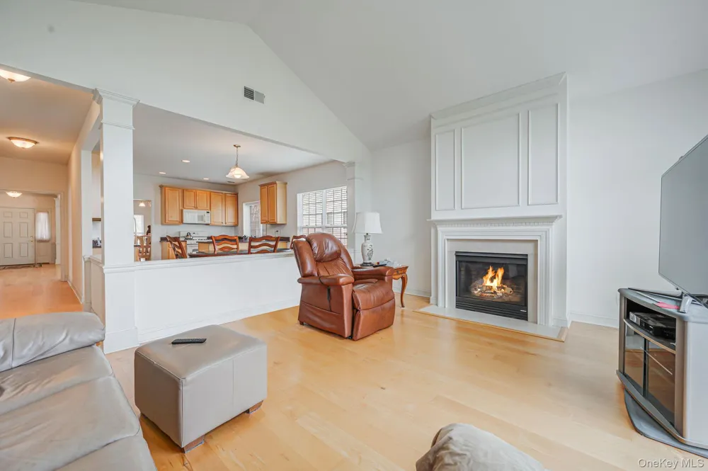 16 Oakhurst Court Mount Sinai, NY 11766