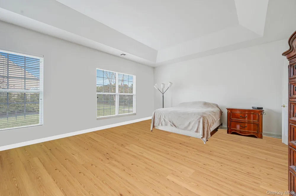 16 Oakhurst Court Mount Sinai, NY 11766