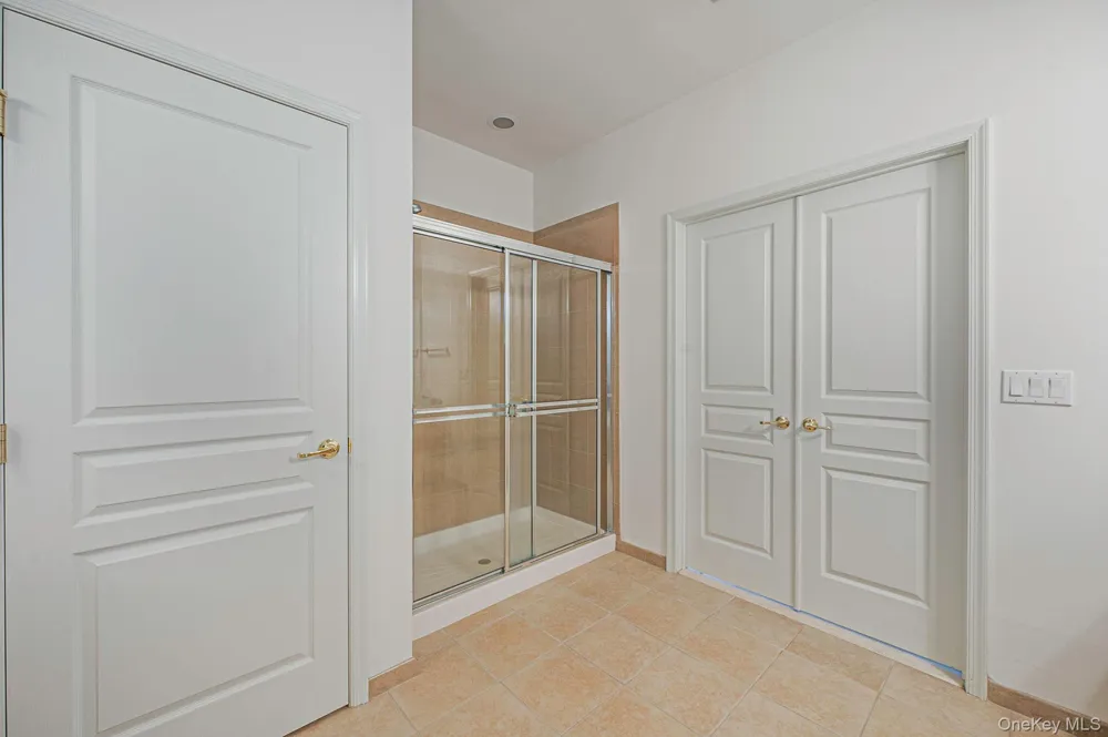 16 Oakhurst Court Mount Sinai, NY 11766