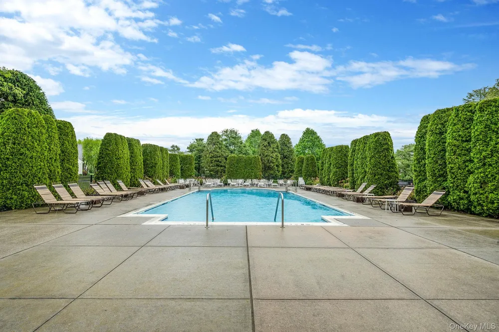 16 Oakhurst Court Mount Sinai, NY 11766