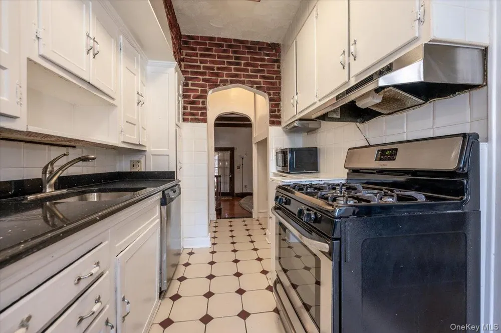 13010 227th Street Laurelton, NY 11413