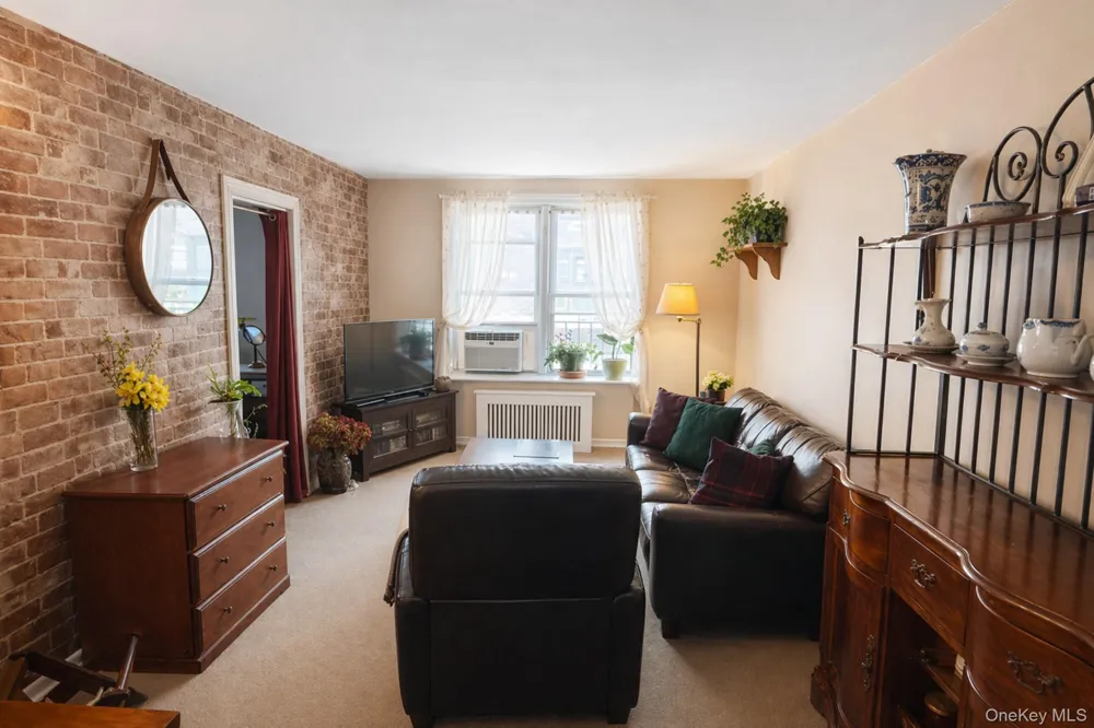 8325 98th Street #5P Woodhaven, NY 11421
