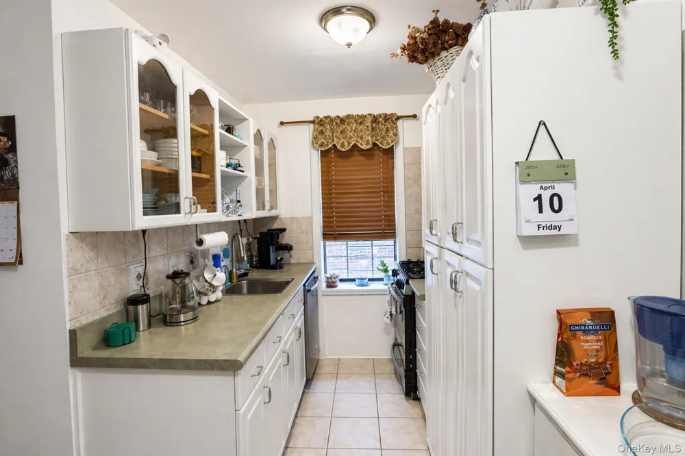 8325 98th Street #5P Woodhaven, NY 11421