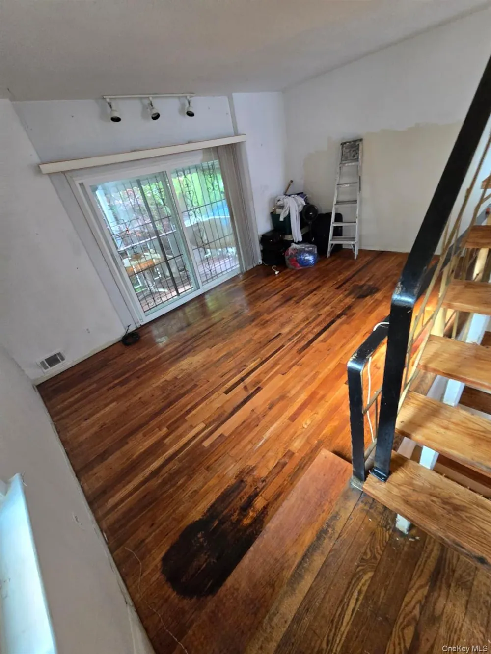 1611 Plainview Avenue #0 Far Rockaway, NY 11691