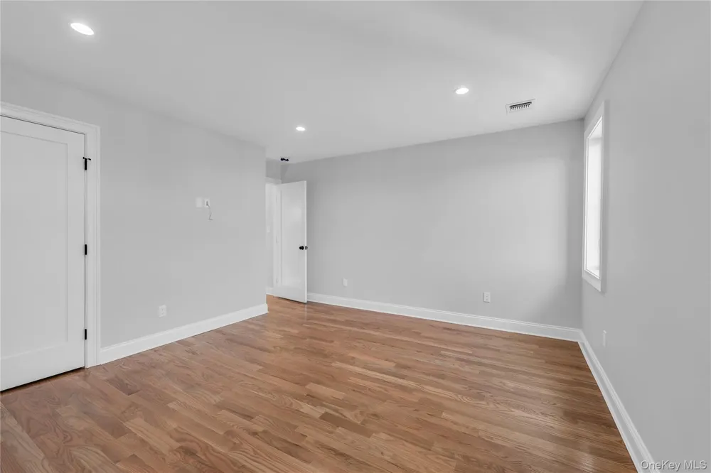 2437 Archer Street Seaford, NY 11873