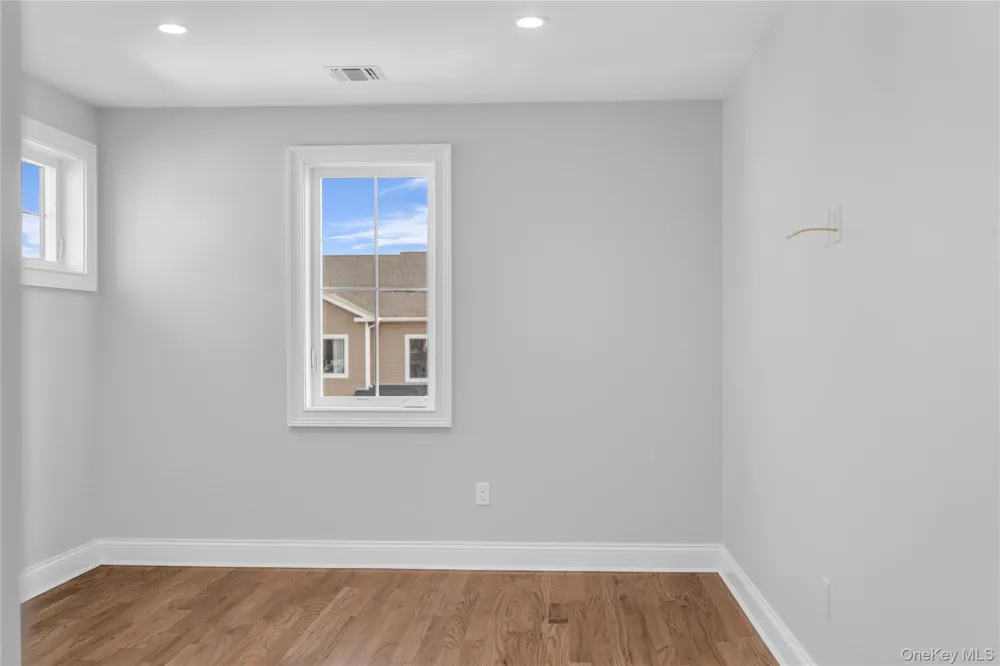 2437 Archer Street Seaford, NY 11873