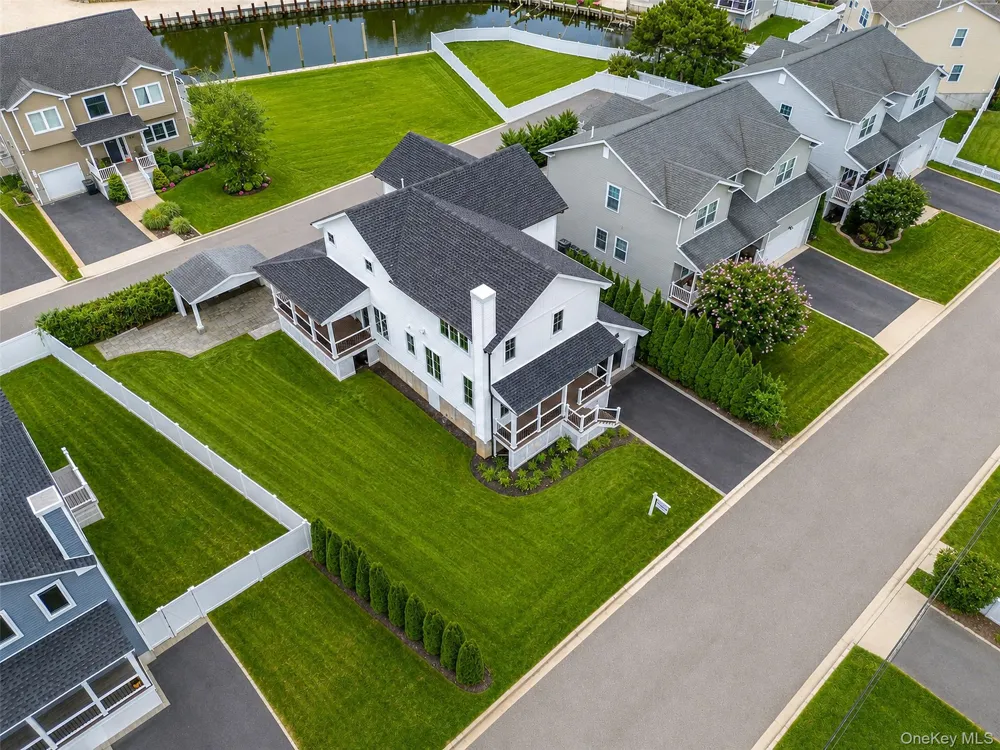 2437 Archer Street Seaford, NY 11873