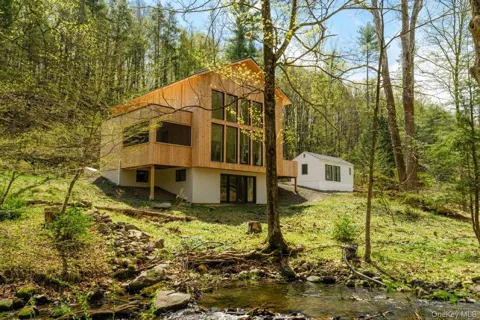 332 Mohonk Road