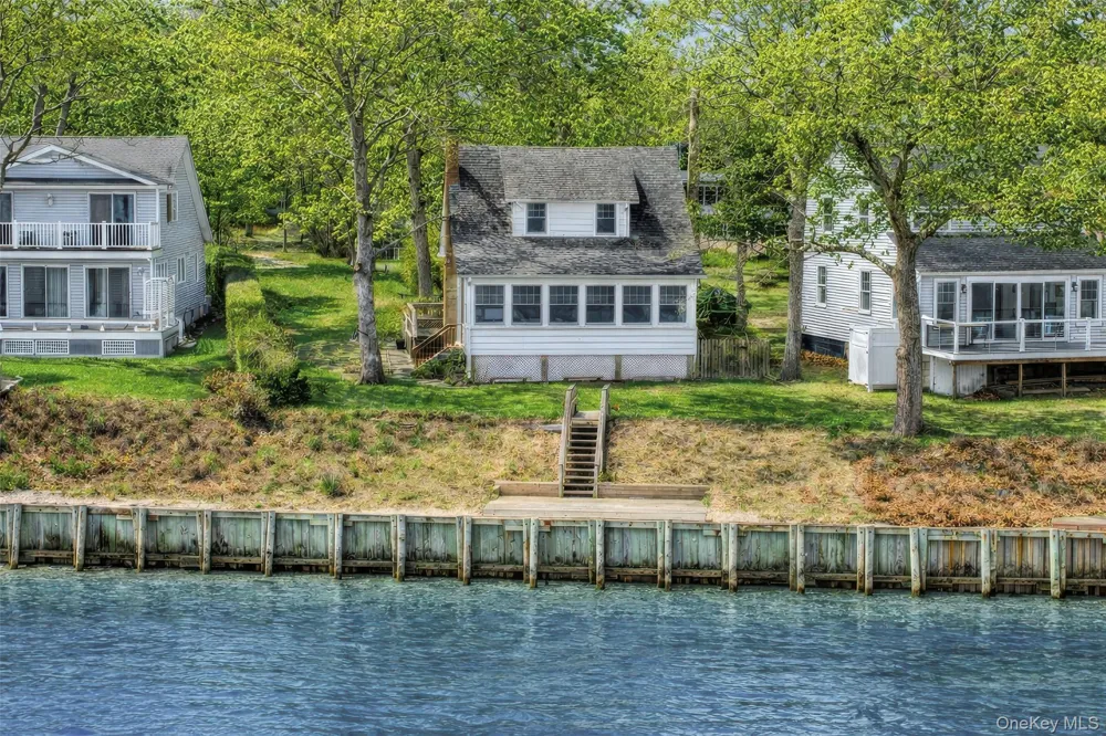 2662 Paradise Shores Road Southold, NY 11971