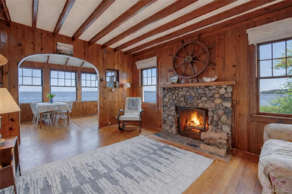 2662 Paradise Shores Road Southold, NY 11971