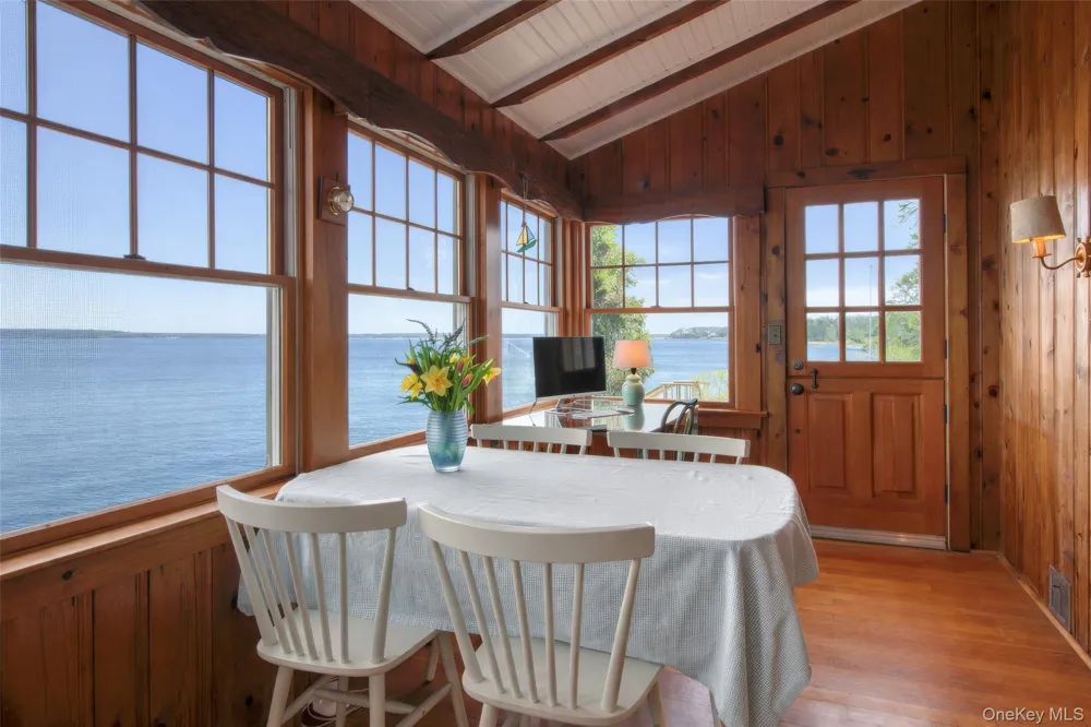2662 Paradise Shores Road Southold, NY 11971