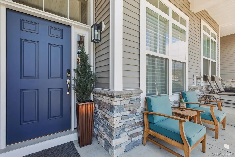 216 Belmont Circle Yaphank, NY 11980