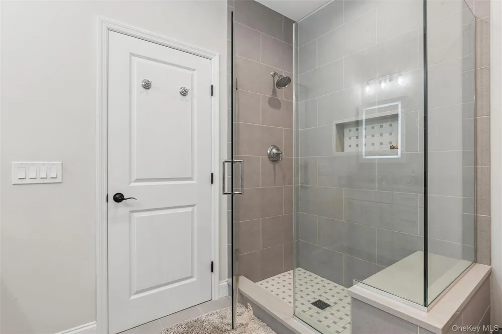 216 Belmont Circle Yaphank, NY 11980