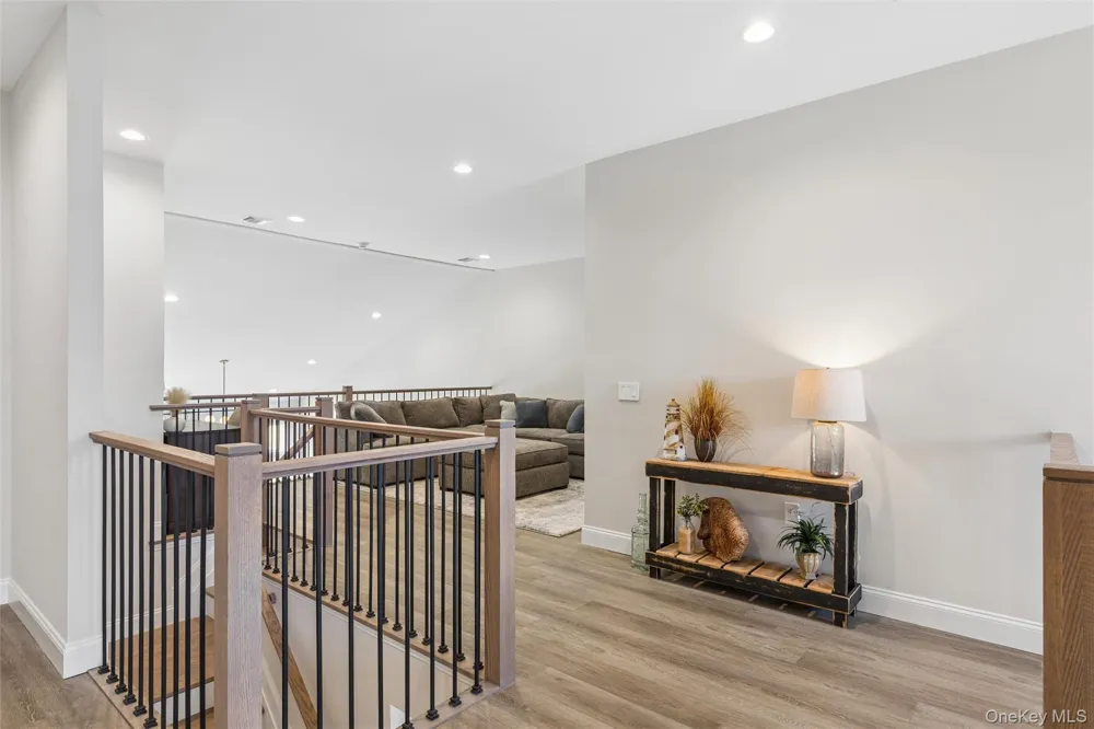 216 Belmont Circle Yaphank, NY 11980