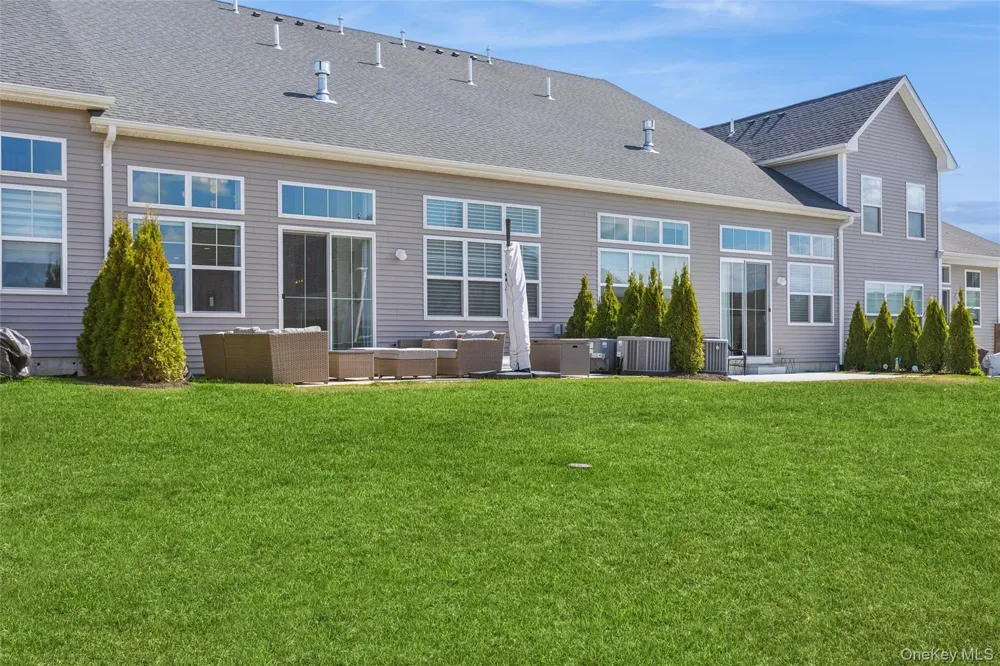 216 Belmont Circle Yaphank, NY 11980