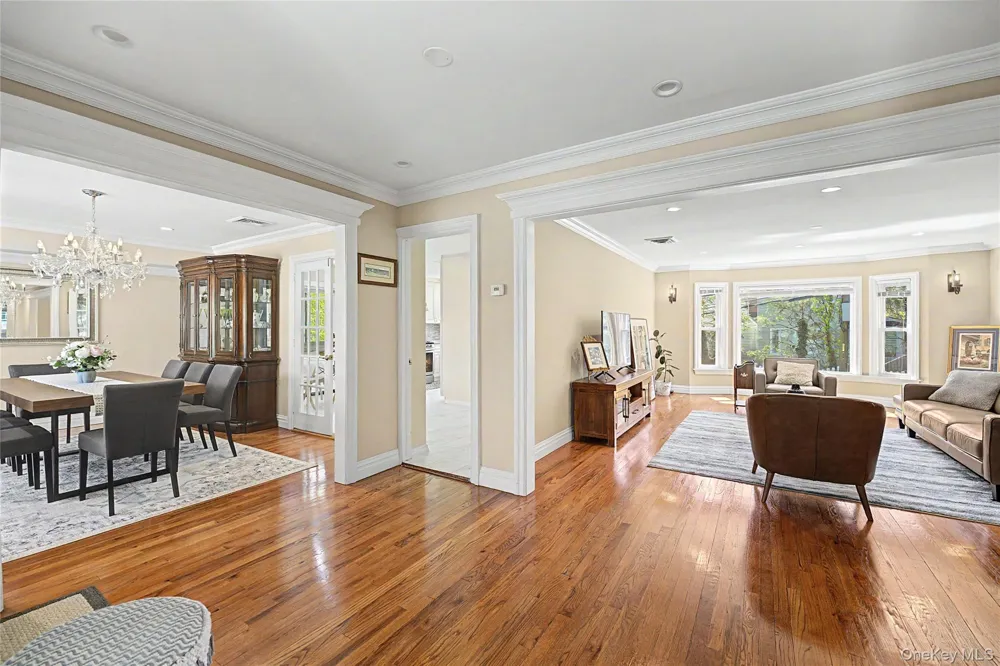31 Edgemere Drive Searingtown, NY 11507