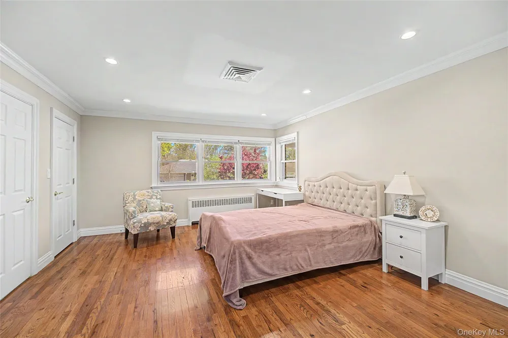 31 Edgemere Drive Searingtown, NY 11507
