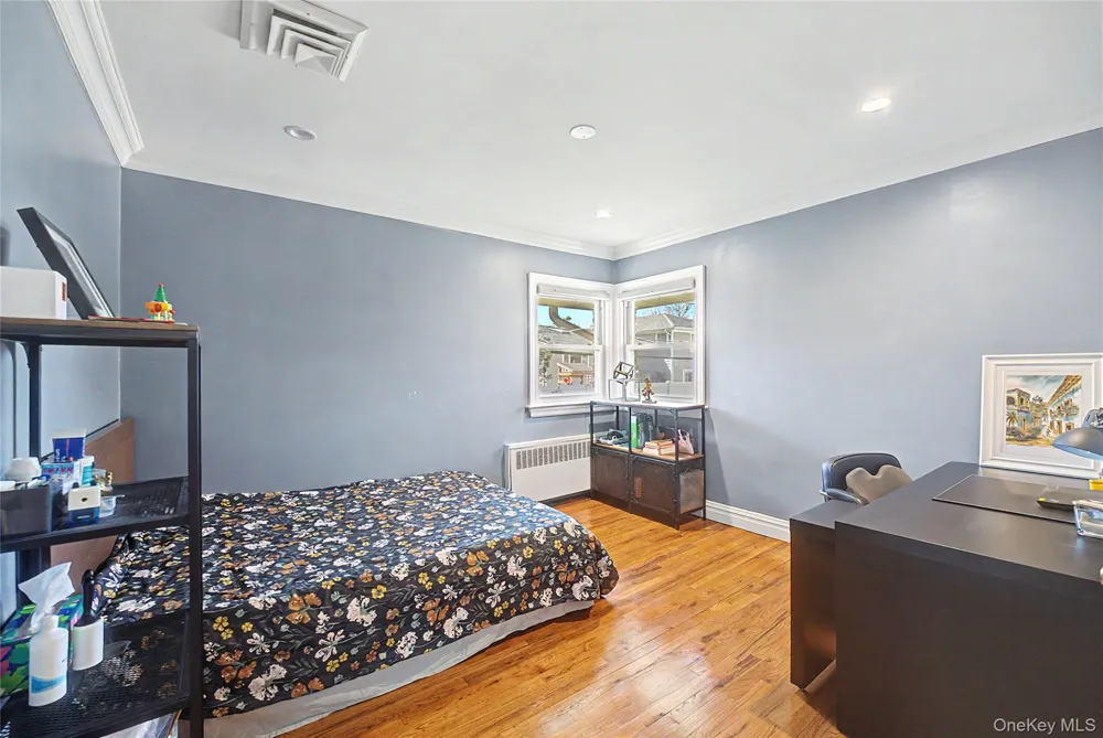 31 Edgemere Drive Searingtown, NY 11507