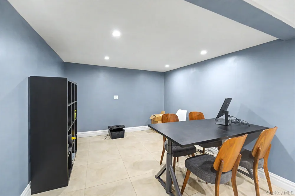31 Edgemere Drive Searingtown, NY 11507