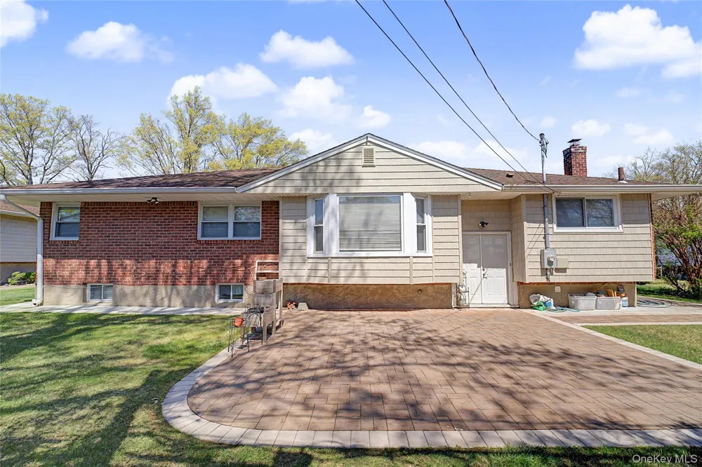 31 Edgemere Drive Searingtown, NY 11507