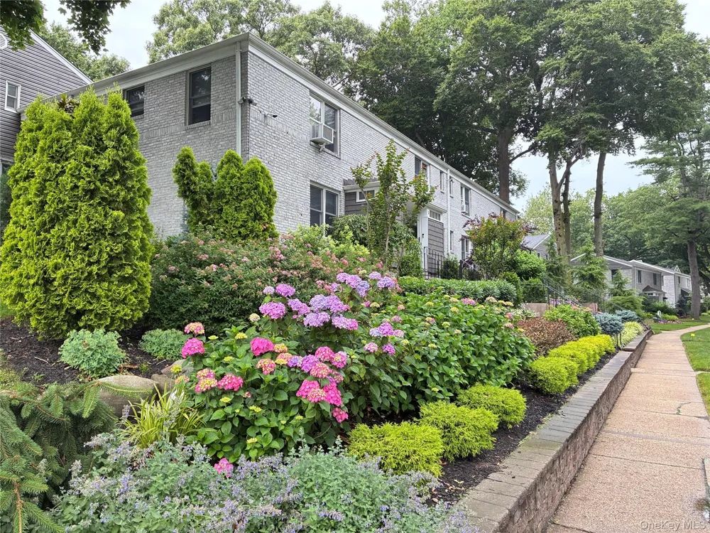 77 Glen Keith Road #77L Glen Cove, NY 11542