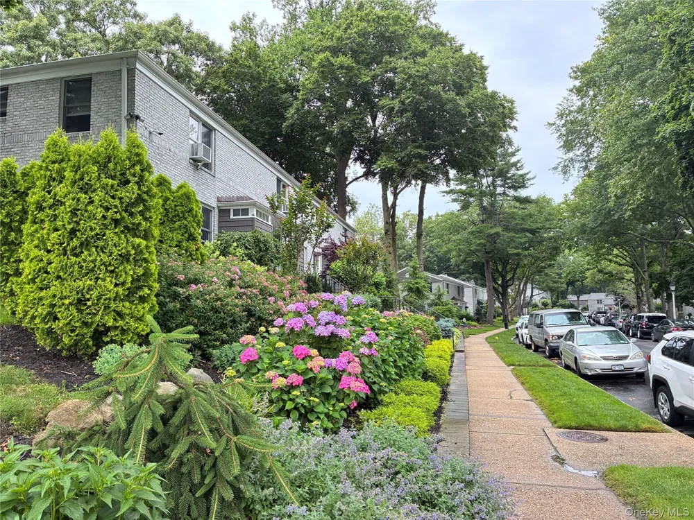 77 Glen Keith Road #77L Glen Cove, NY 11542