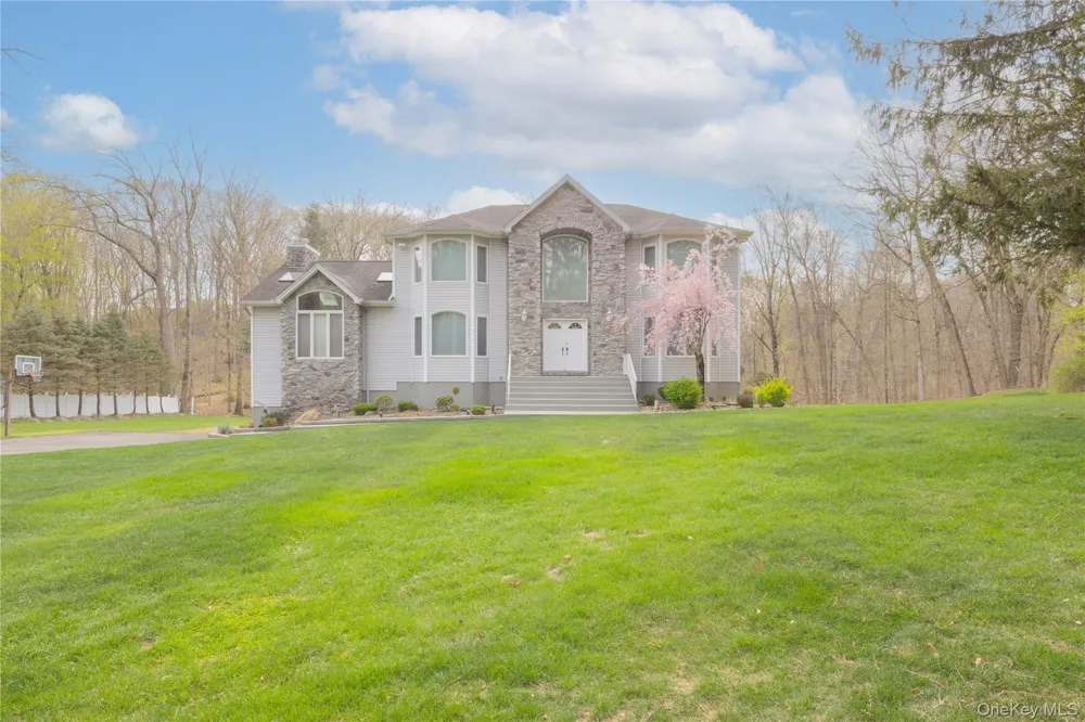 774 Haverstraw Road Suffern, NY 10901