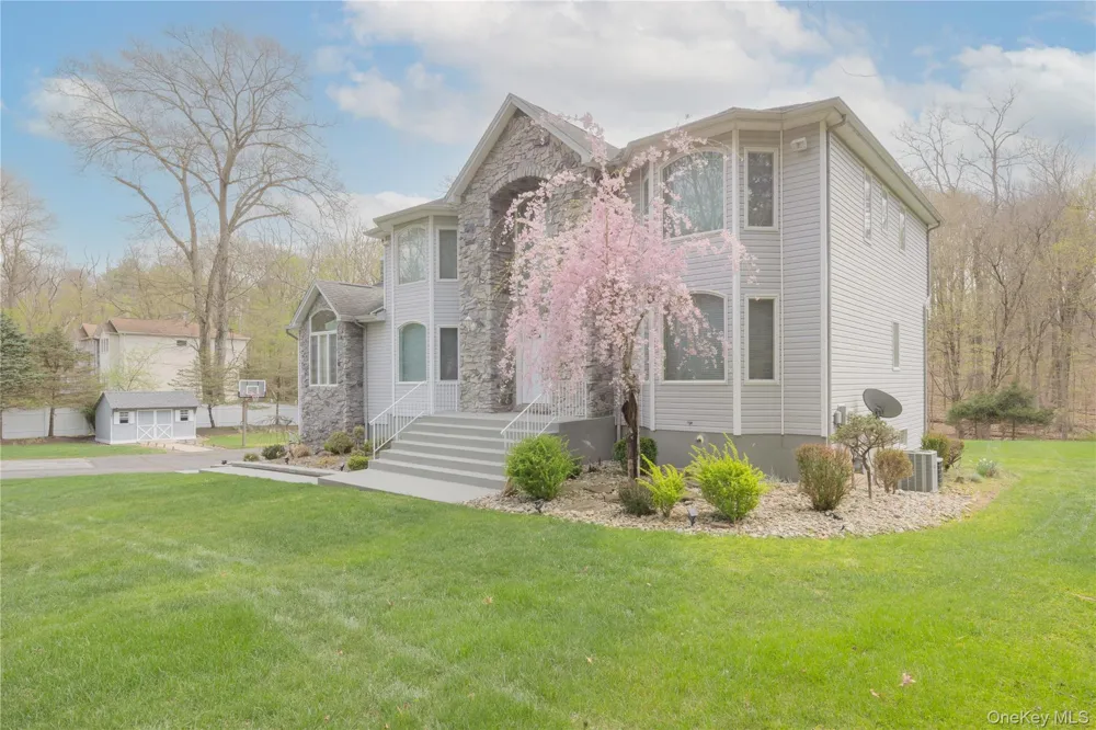 774 Haverstraw Road Suffern, NY 10901
