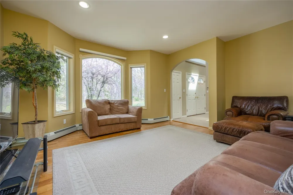 774 Haverstraw Road Suffern, NY 10901