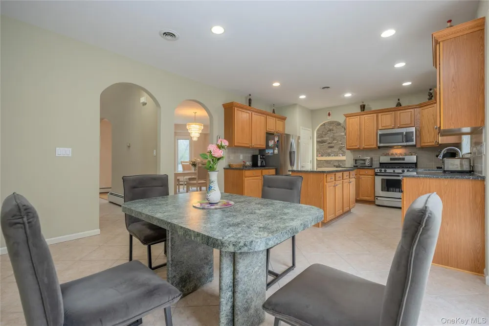 774 Haverstraw Road Suffern, NY 10901