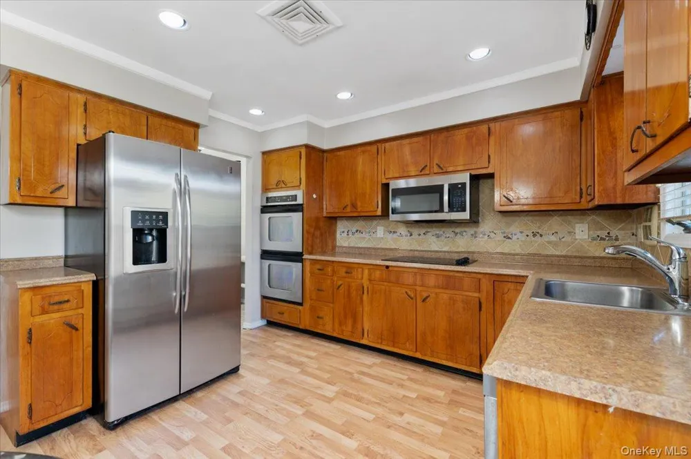 20 Veronica Court Smithtown, NY 11787