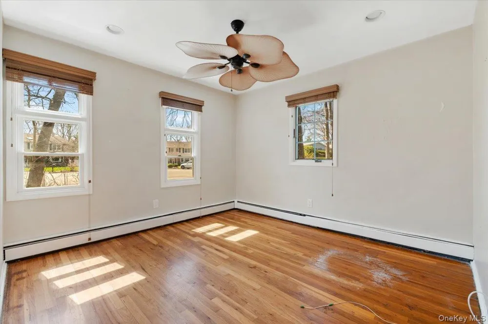 20 Veronica Court Smithtown, NY 11787