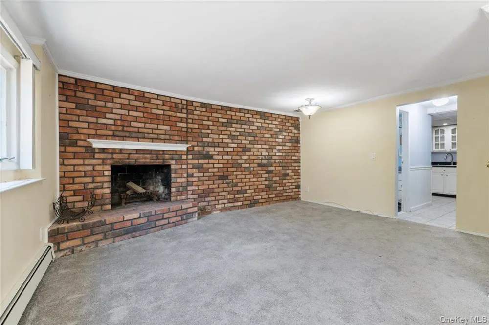 20 Veronica Court Smithtown, NY 11787