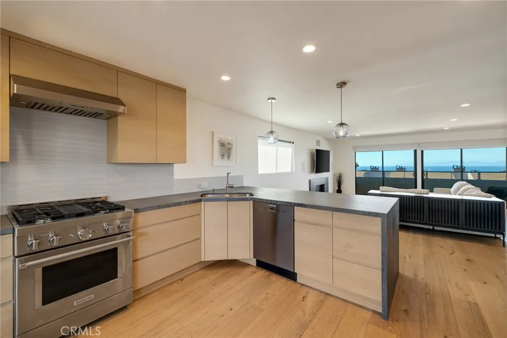 177 Calle Mayor Redondo Beach, CA 90277