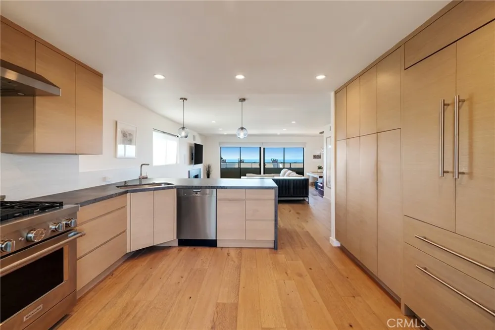177 Calle Mayor Redondo Beach, CA 90277