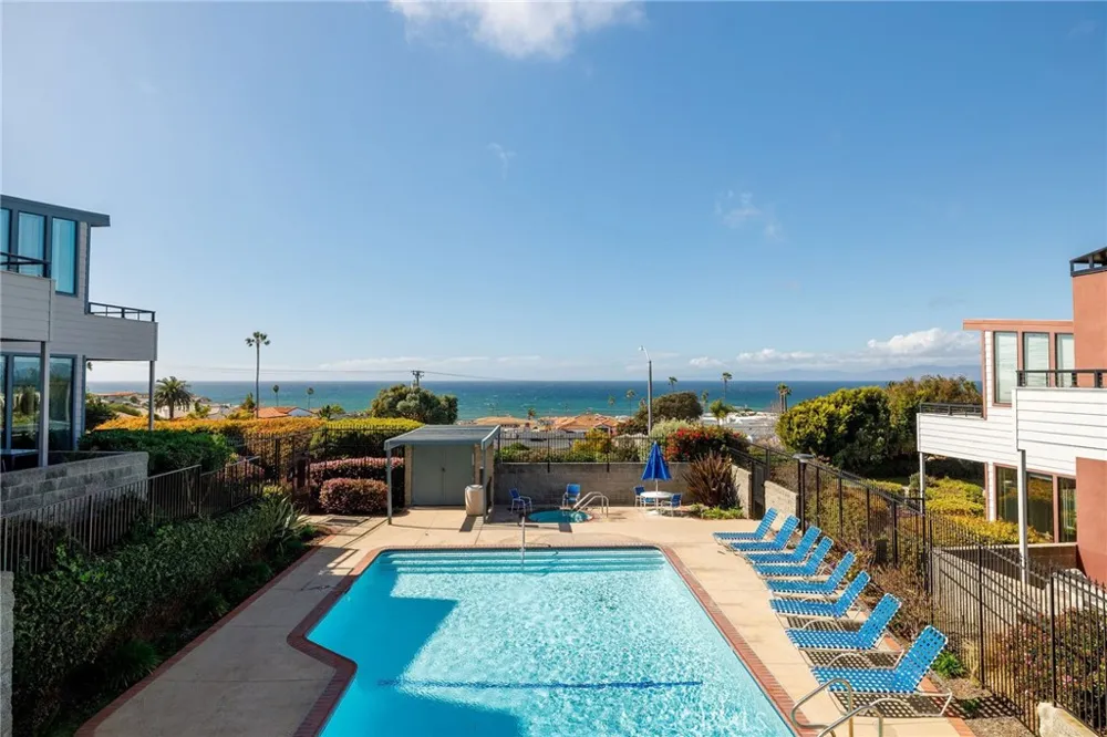 177 Calle Mayor Redondo Beach, CA 90277
