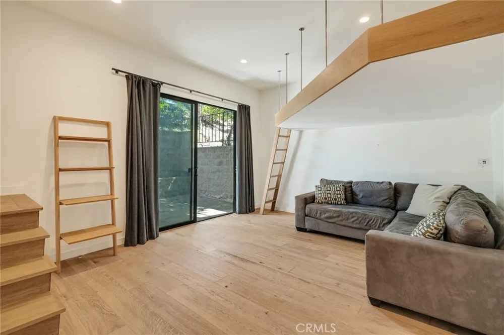177 Calle Mayor Redondo Beach, CA 90277