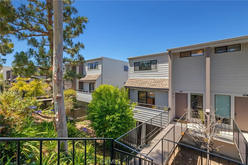 177 Calle Mayor Redondo Beach, CA 90277
