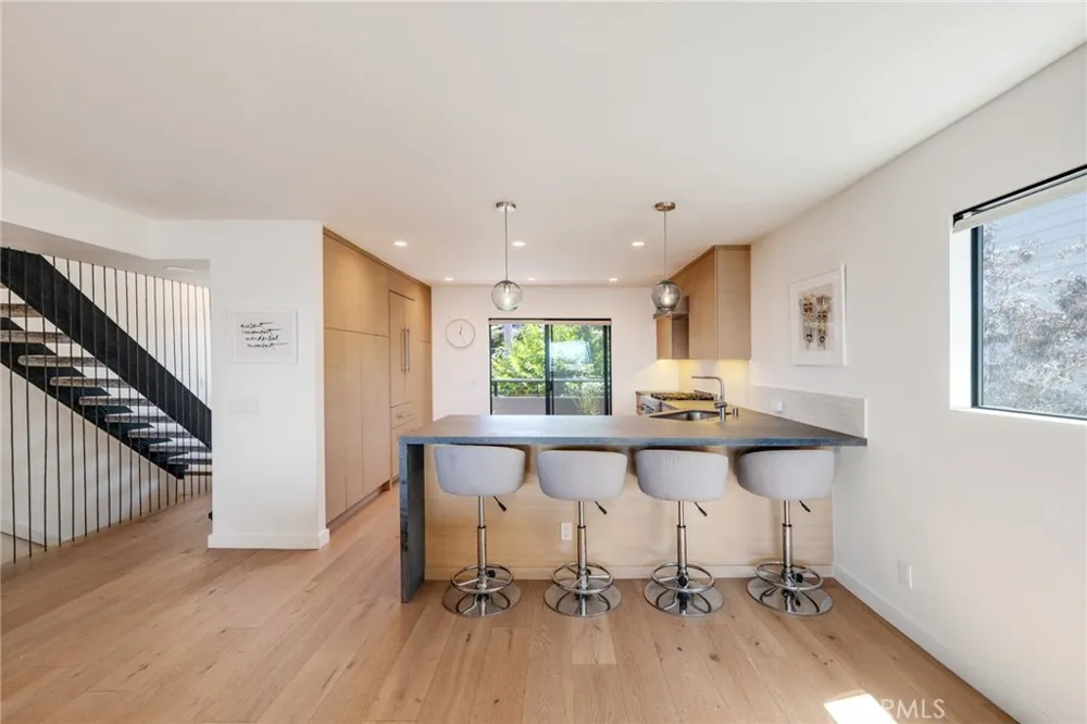 177 Calle Mayor Redondo Beach, CA 90277