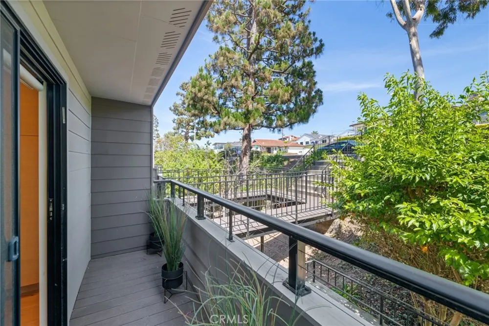 177 Calle Mayor Redondo Beach, CA 90277
