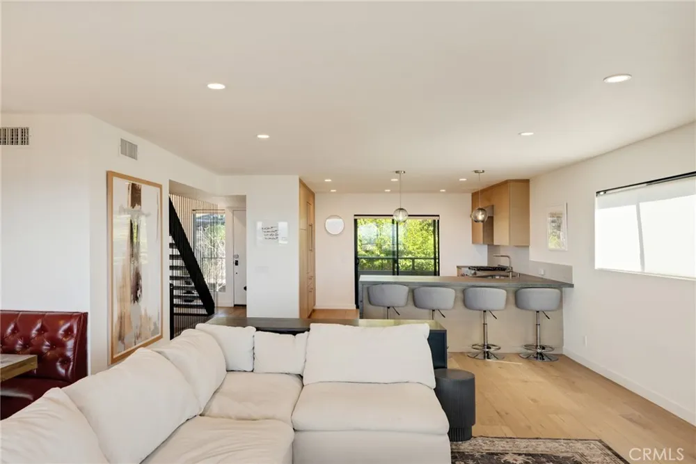177 Calle Mayor Redondo Beach, CA 90277