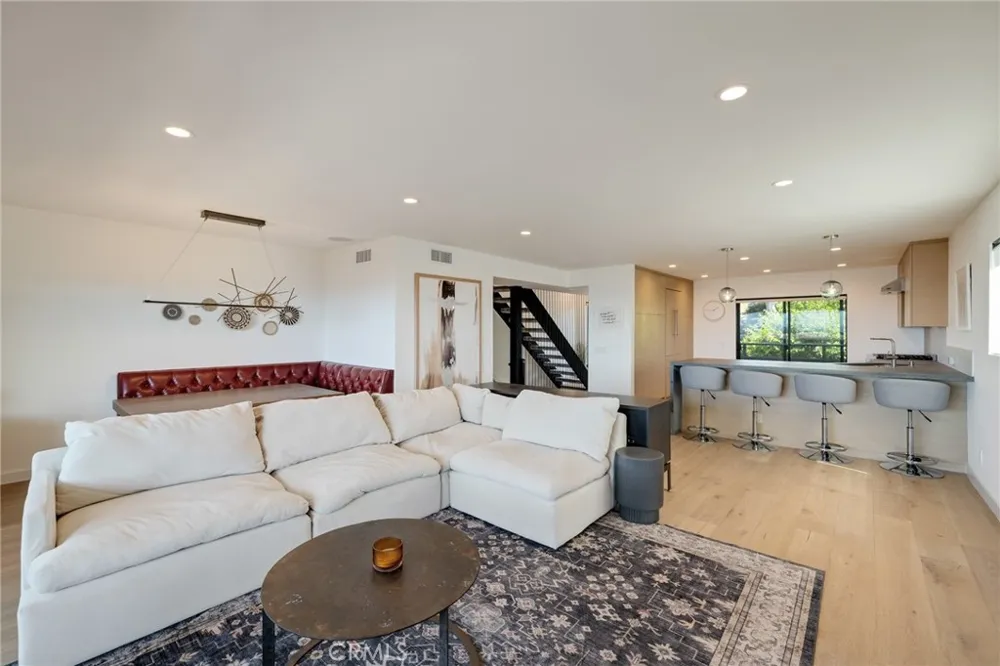 177 Calle Mayor Redondo Beach, CA 90277