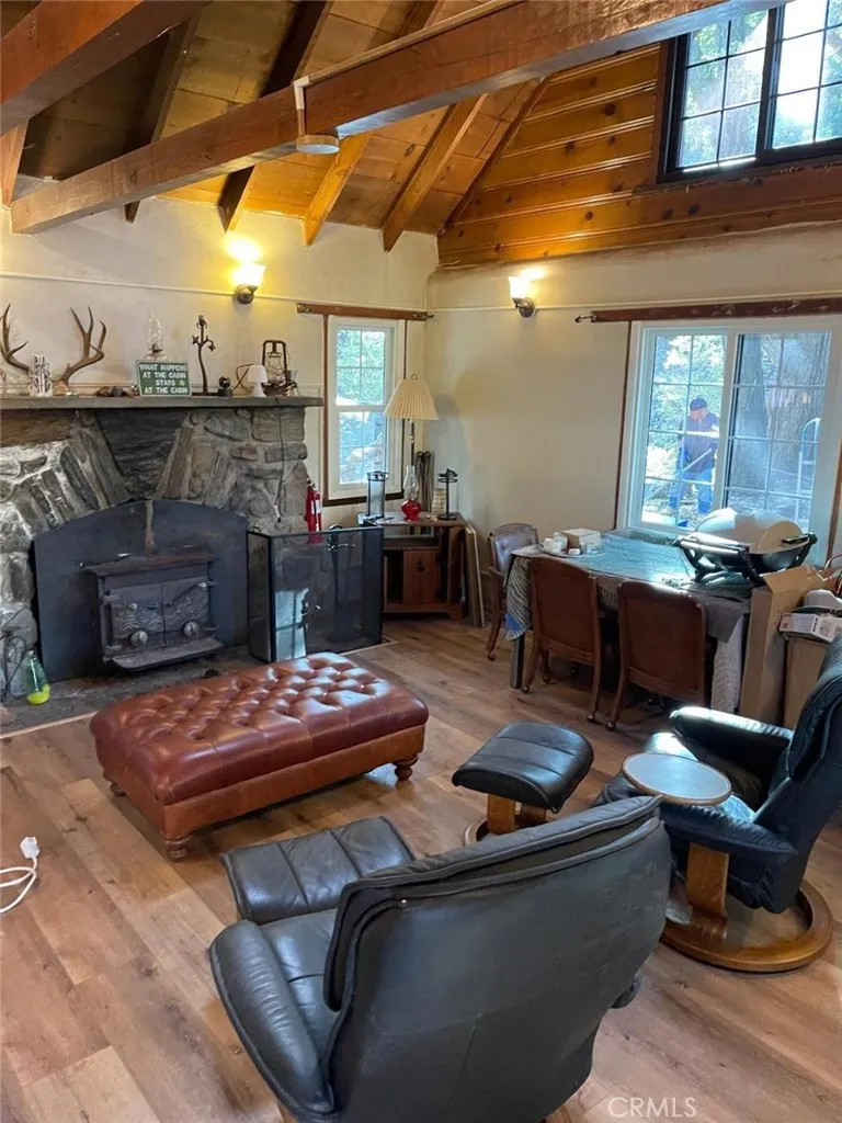 15 Stetson Creek Angelus Oaks, CA 92305