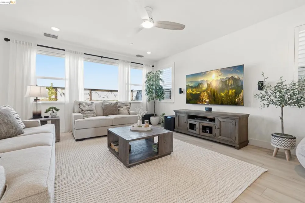 2225 Delta View Ave Sacramento, CA 95832