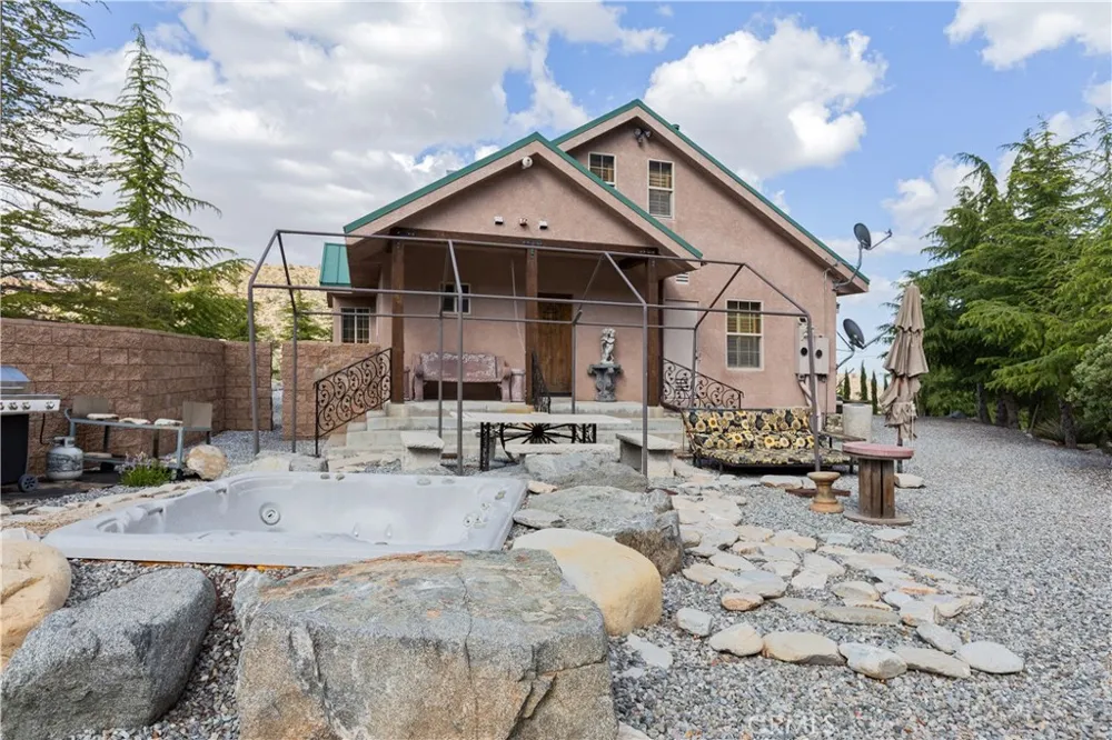 1870 Oak Springs Valley Road Wrightwood, CA 92397
