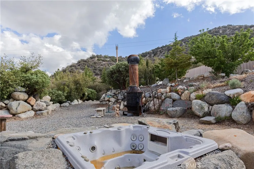 1870 Oak Springs Valley Road Wrightwood, CA 92397